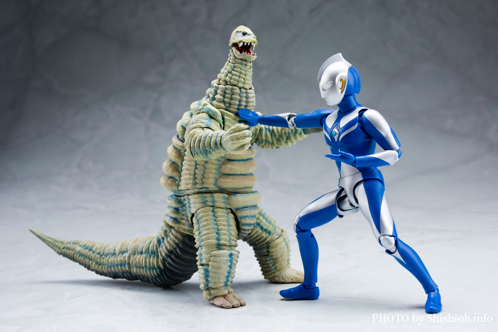 S.H.Figuarts ウルトラマンコスモス ルナモード