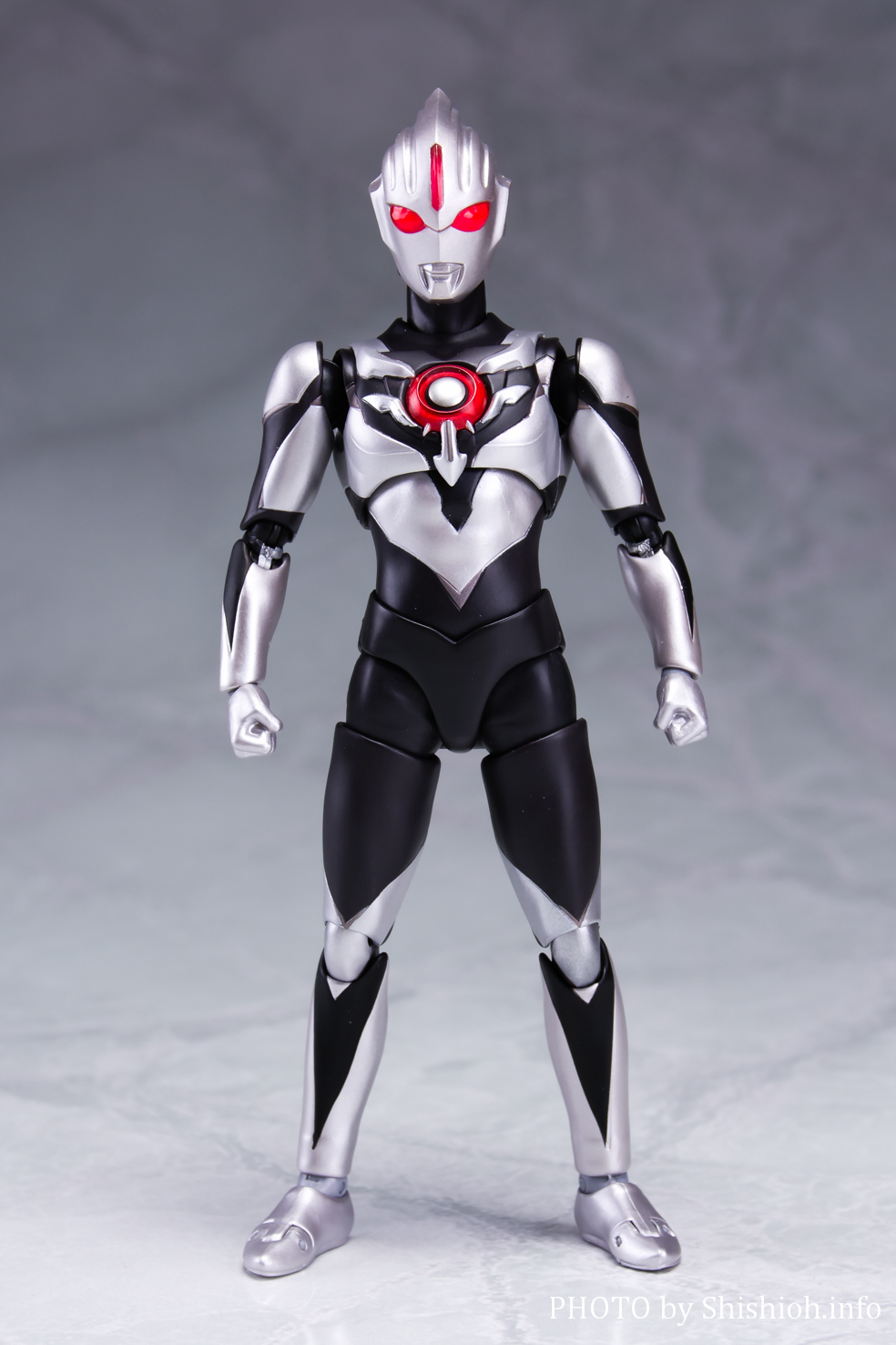 バンダイ S.H.フィギュアーツ ウルトラマンR/B ウルトラマンオーブ