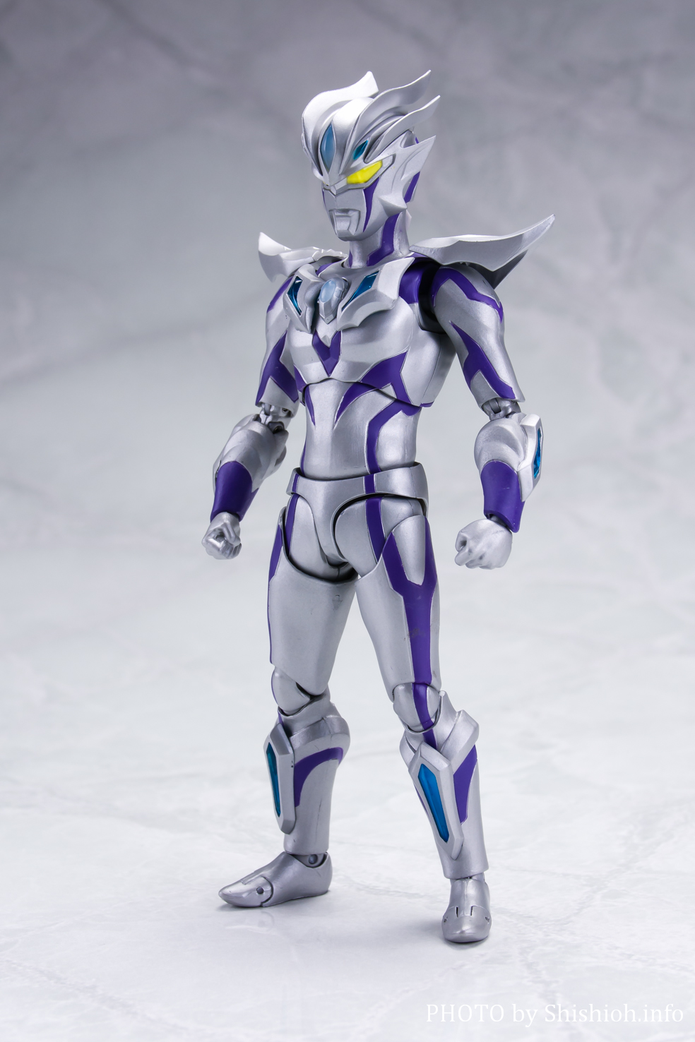 新品 未開封 フィギュアーツ ウルトラマンギンガストリウム 伝票跡あり-