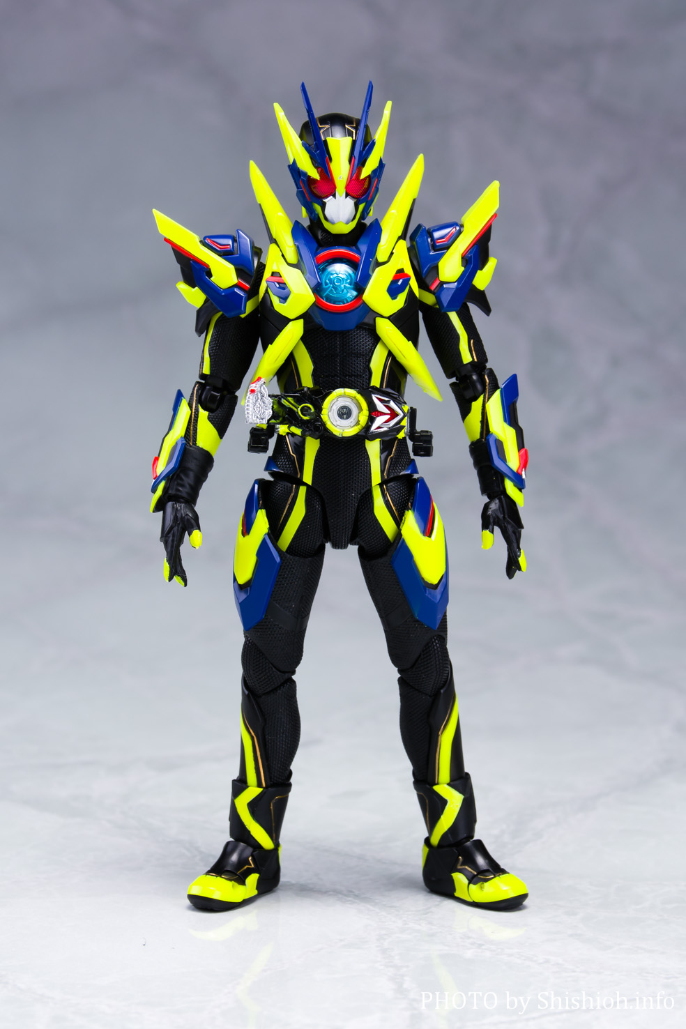 レビュー】 S.H.Figuarts 仮面ライダーゼロワン シャイニングアサルト ...