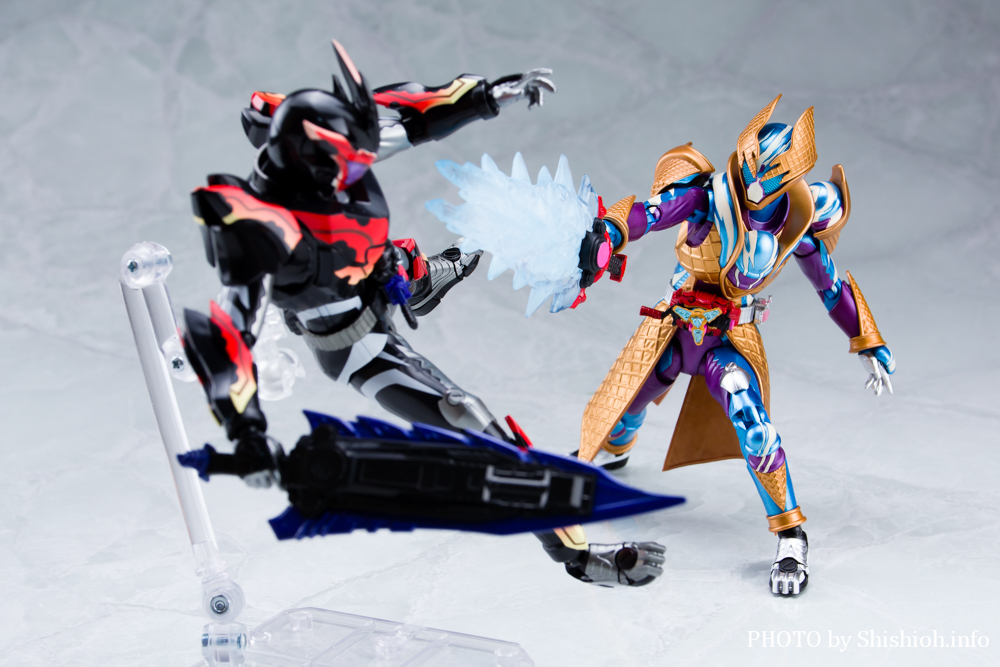 S.H.Figuarts ���ʃ��C�_�[�K�� �u���U�[�h�\���x�t�H�[��