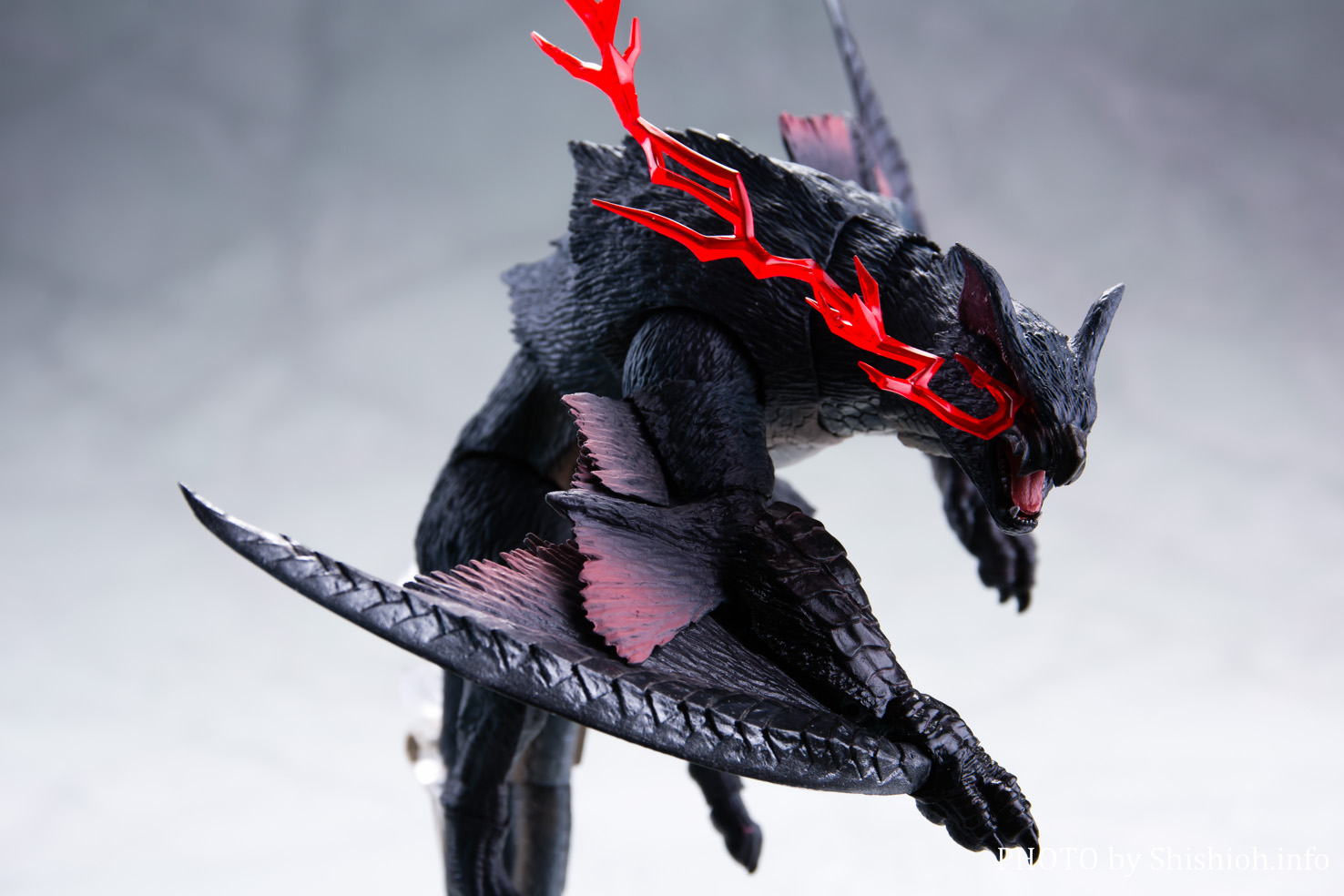 S.H.MonsterArts ナルガクルガ 『モンスターハンターワールド：ア…-