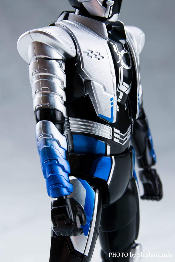 TOKUSATSU ACTION FIGURE �M���o���E�u�V�h�[