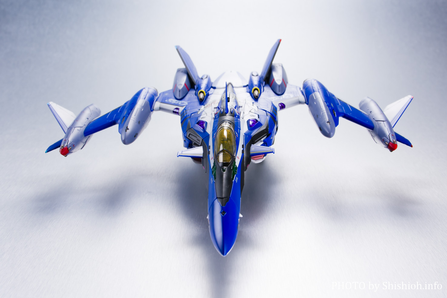 定番高品質DX超合金 劇場版マクロスΔ 絶対LIVE!!!!!! VF-31AX カイロスプラス (ミラージュ・ファリーナ・ジーナス機) 超時空要塞マクロス