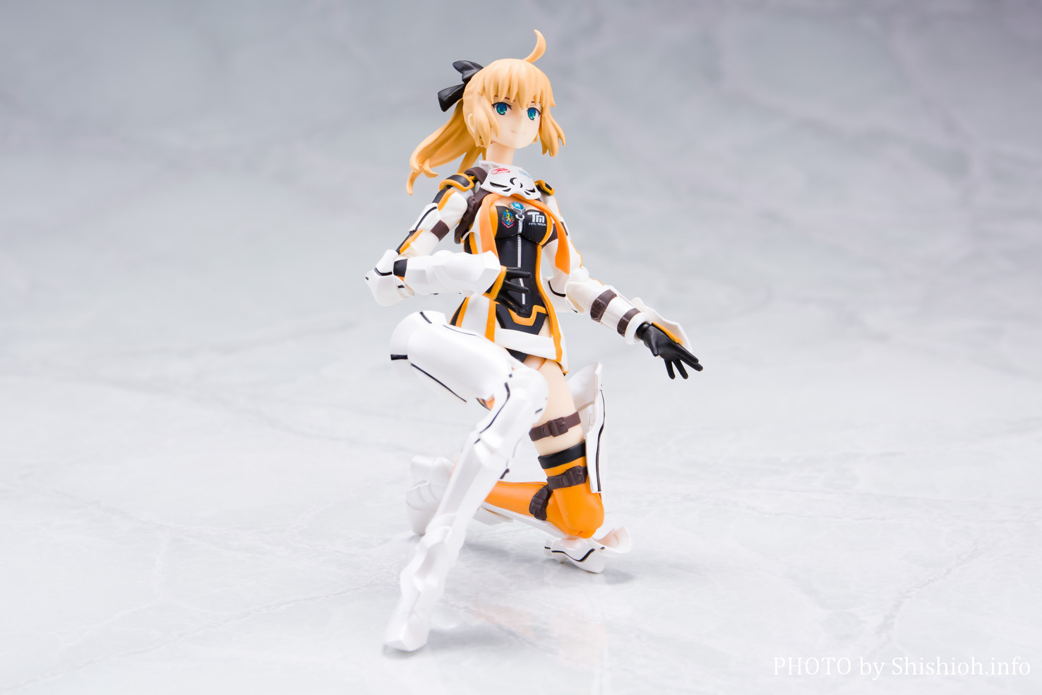 【買い物】Fate FGO 1/7 グッスマレーシング　アルトリア・ペンドラゴン　レーシングVer Fate