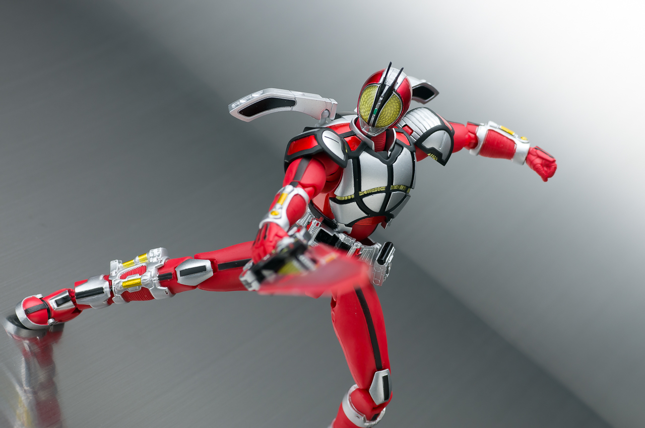 S.H.Figuarts ���ʃ��C�_�[�t�@�C�Y �u���X�^�[�t�H�[��
